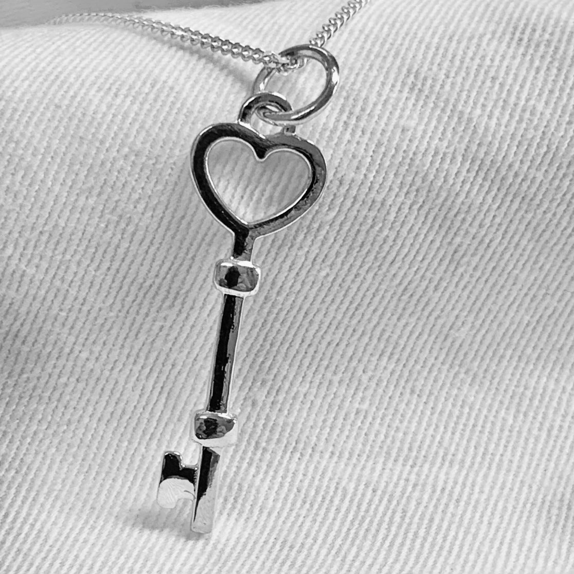 925 Sterling Silver KEY Pendant Chain Necklace A Key For Love Lock
