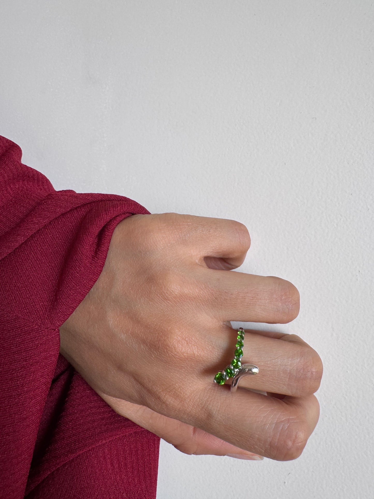 Birdie Chrome Diopside Round Shape Ring Genuine Gemstone in 925 Sterling Silver