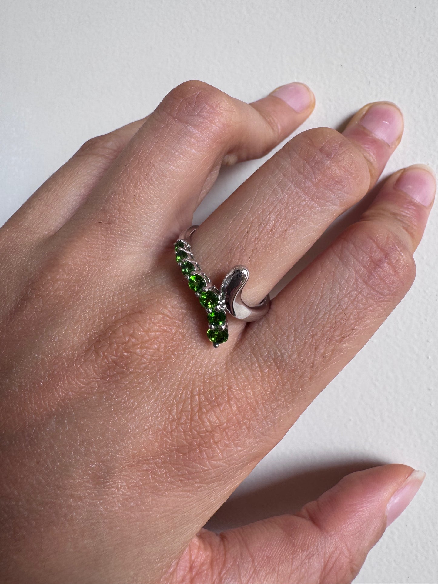 Birdie Chrome Diopside Round Shape Ring Genuine Gemstone in 925 Sterling Silver