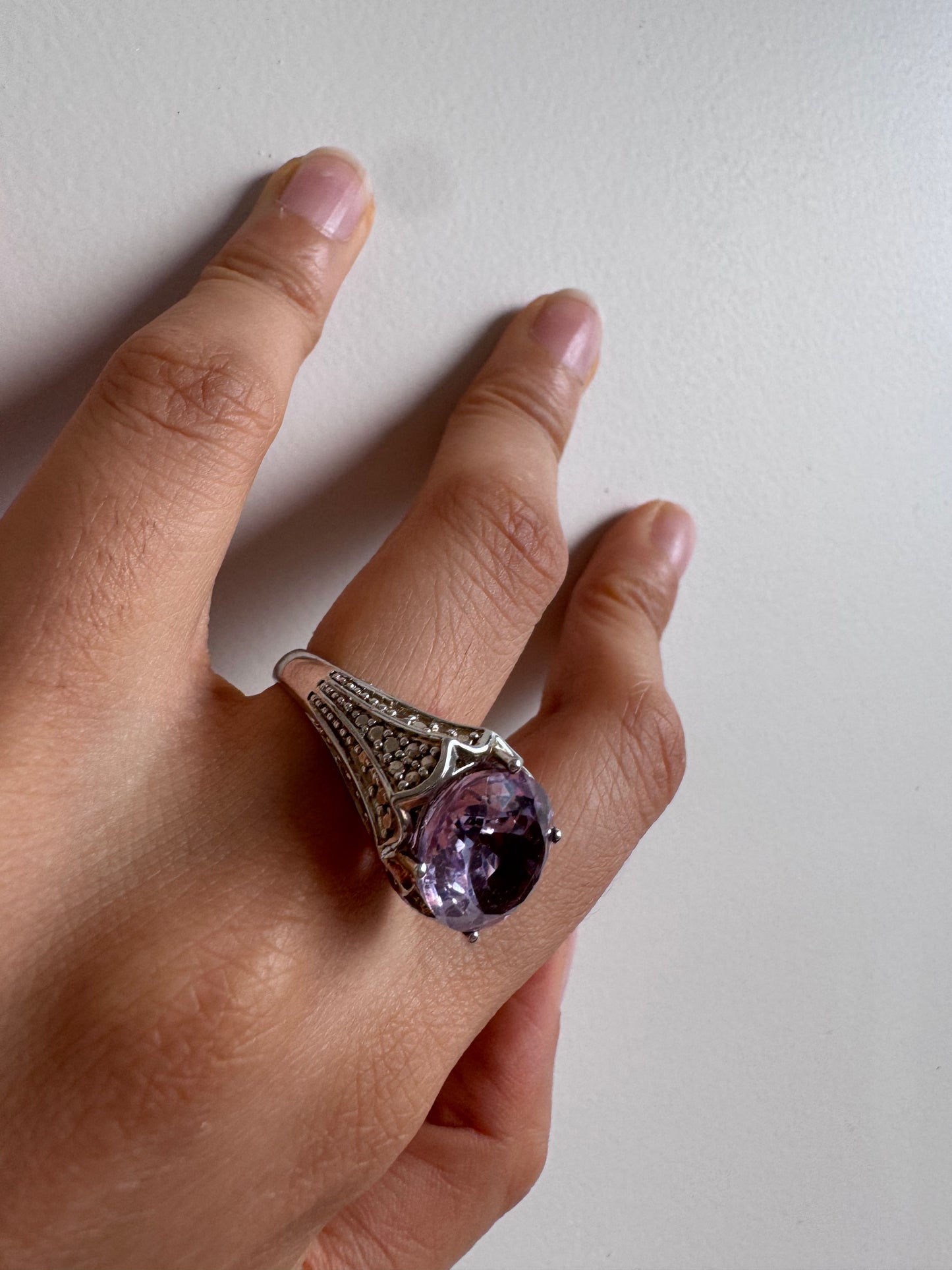 Amethyst Oval Shape Ring Genuine Gemstone in 925 Sterling Silver