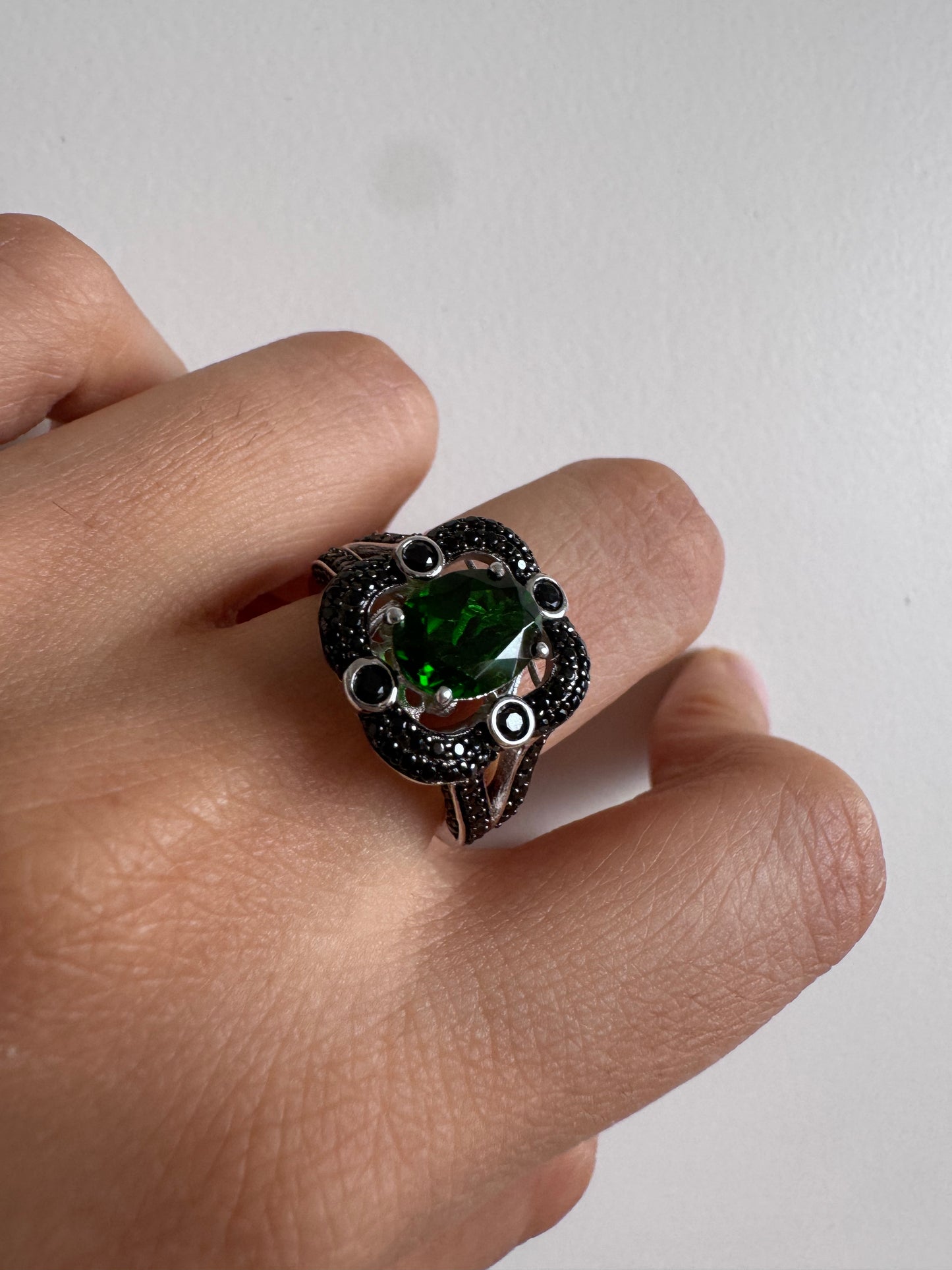 Chrome Diopside Oval Shape Ring with Black Spinel Round Genuine Gemstone in 925 Sterling Silver