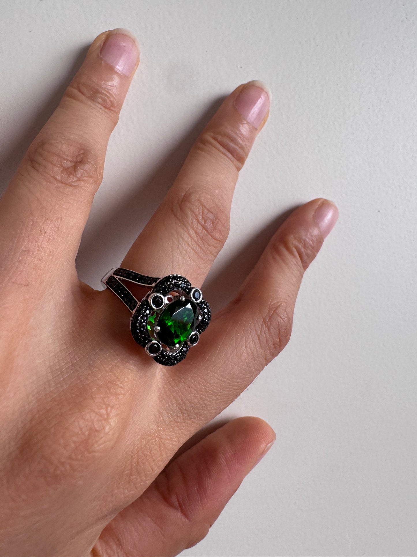 Chrome Diopside Oval Shape Ring with Black Spinel Round Genuine Gemstone in 925 Sterling Silver