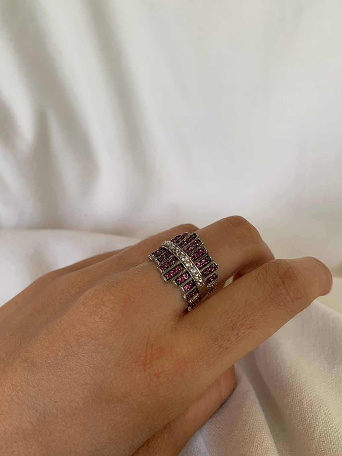 Rhodolite Gemstone Cluster Ring .