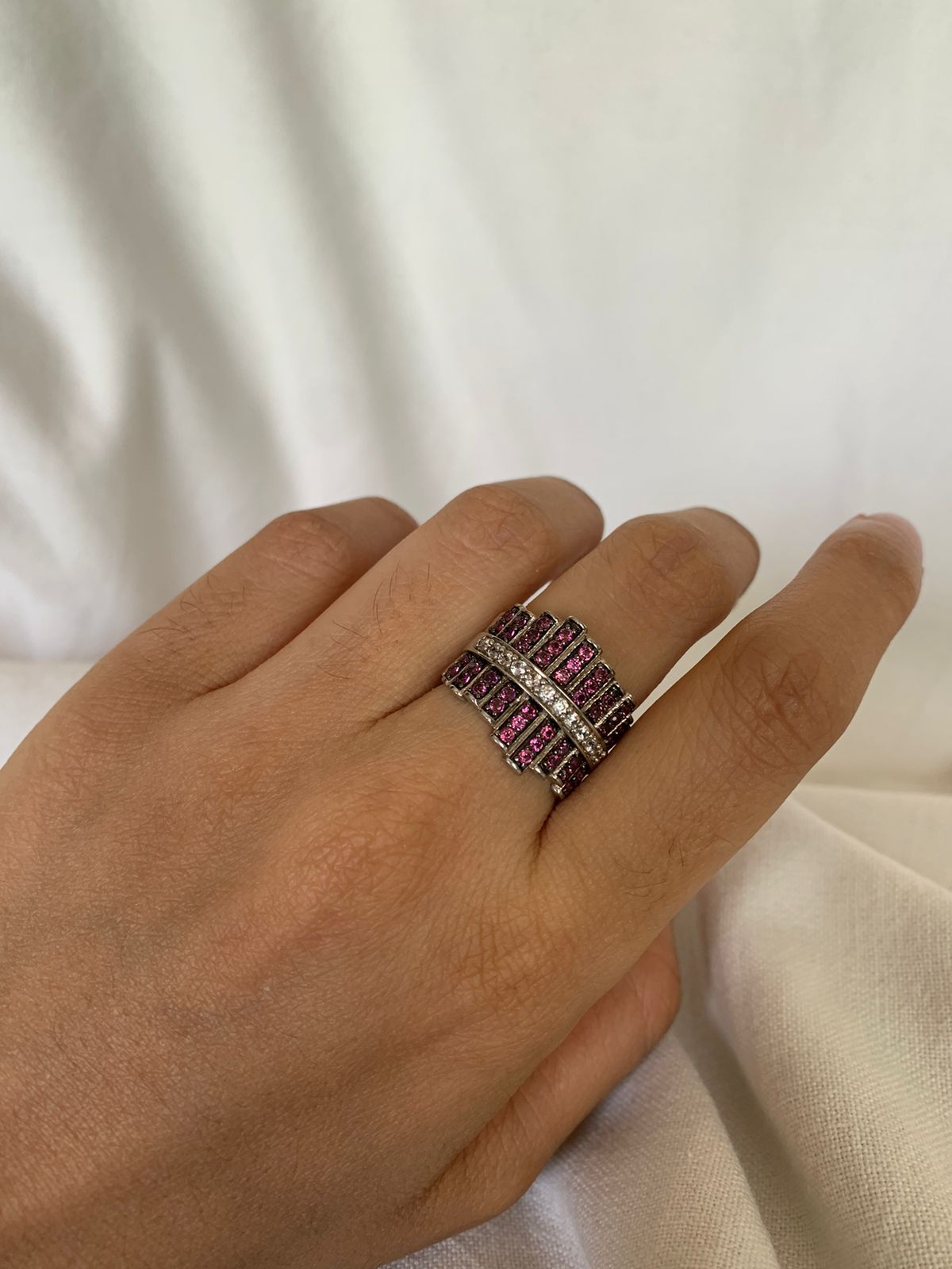 Rhodolite Gemstone Cluster Ring .