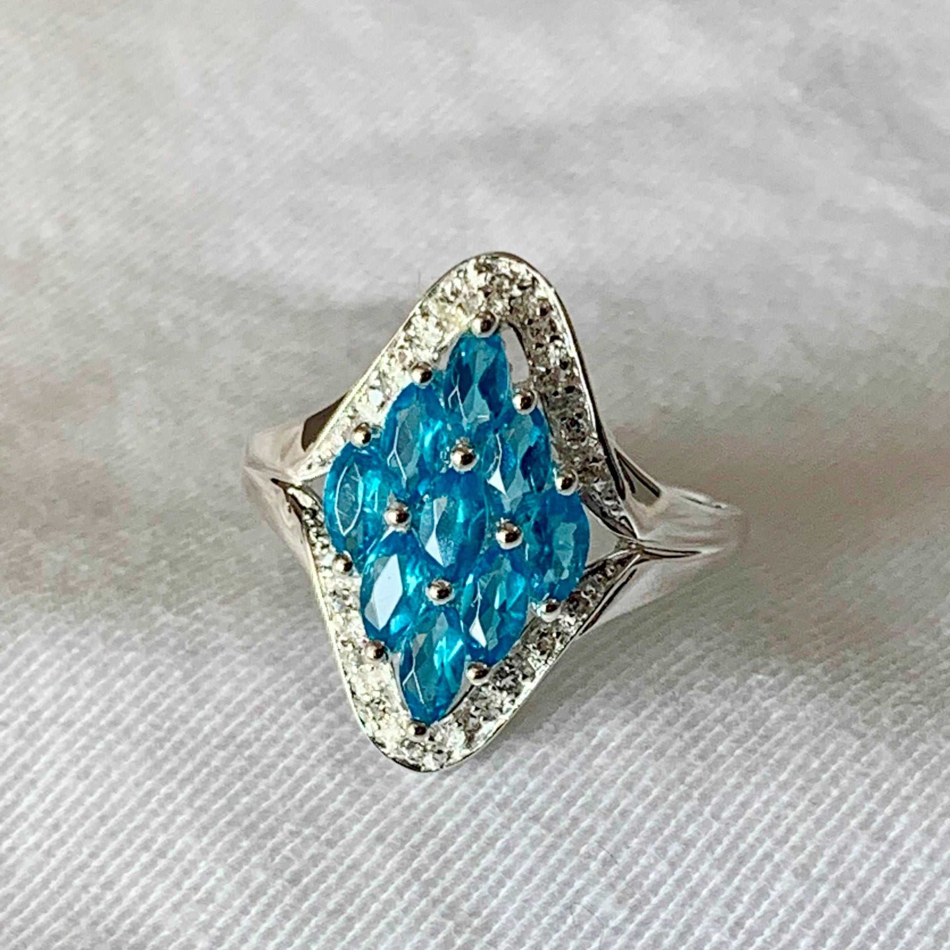 Cluster 1.35 Ctw Neon Apatite Women Anniversary Ring