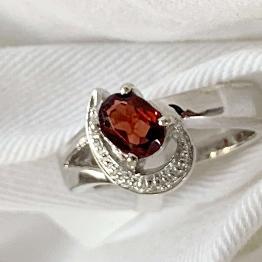 Oval Red Garnet 0.94 Ctw Sterling Silver Women Cluster Ring