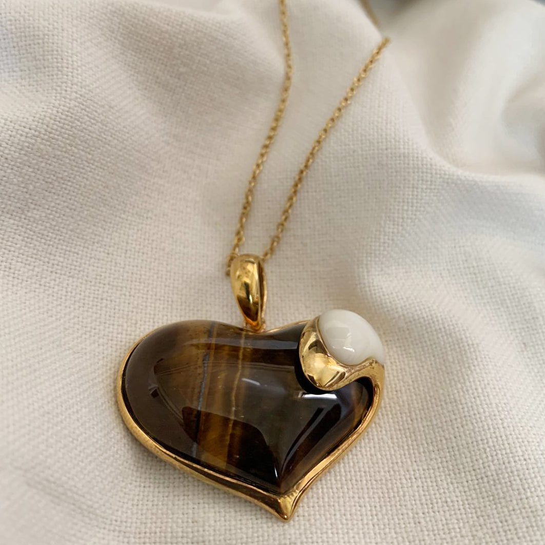 Zori Heart Necklace .