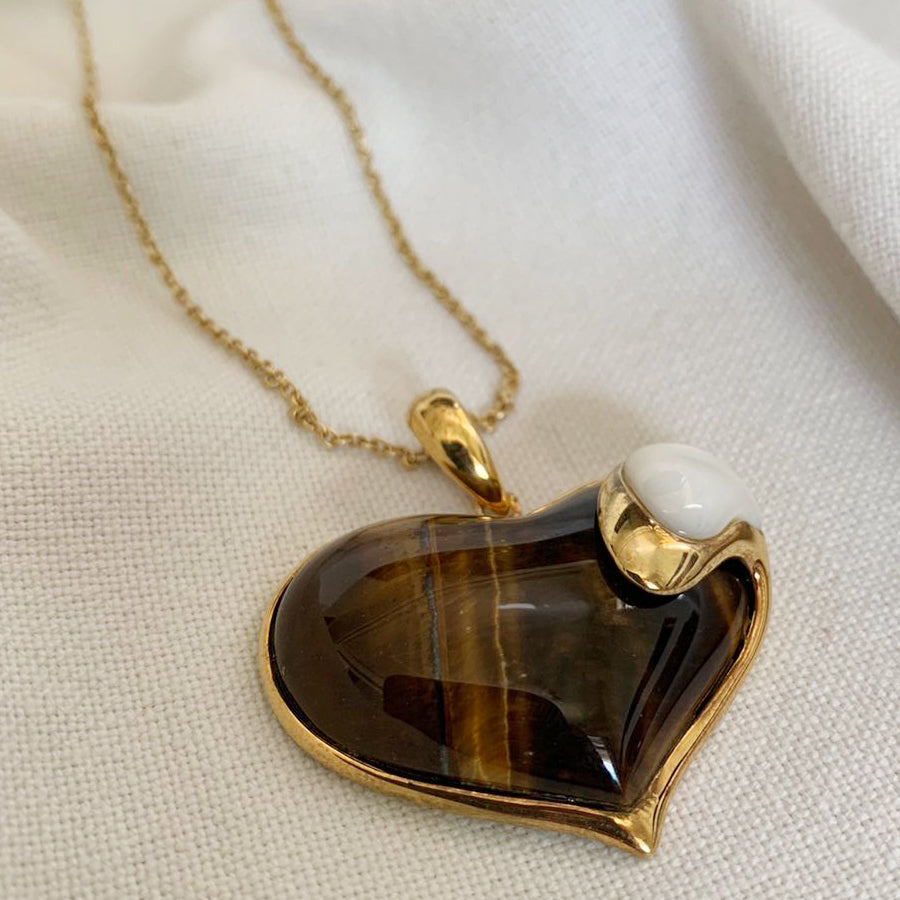 Zori Heart Necklace .